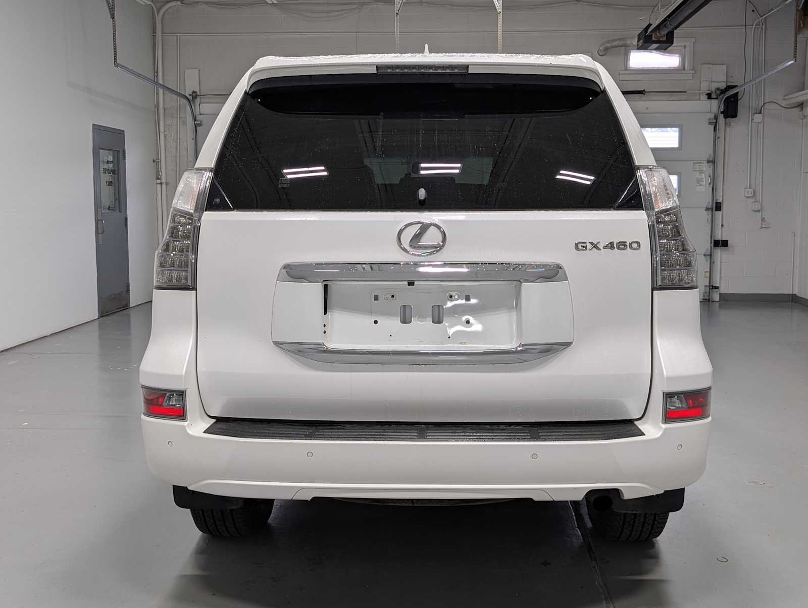 Used 2018 Starfire Pearl Lexus  image 9