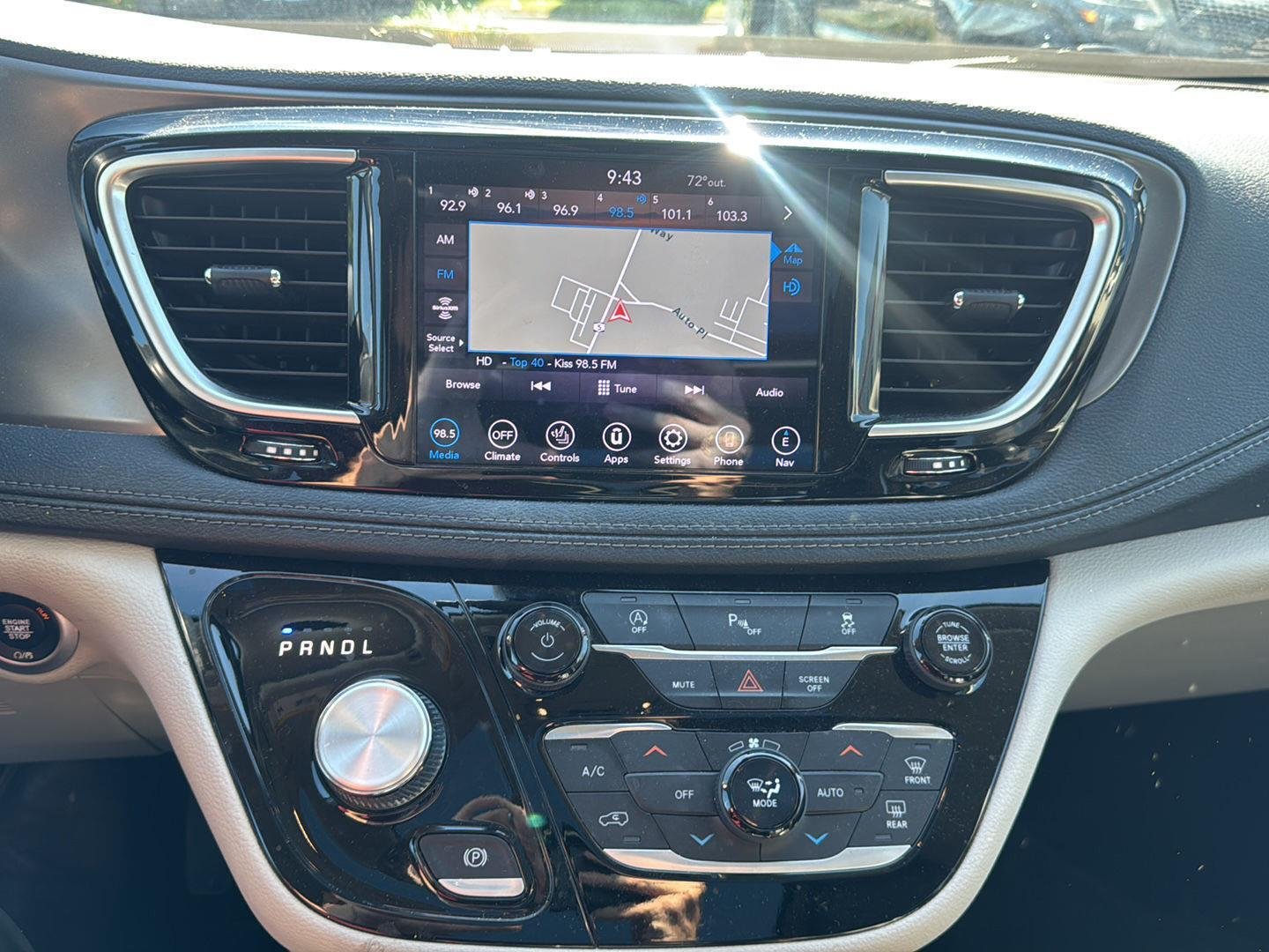 Used 2019 Gy Chrysler  image 10