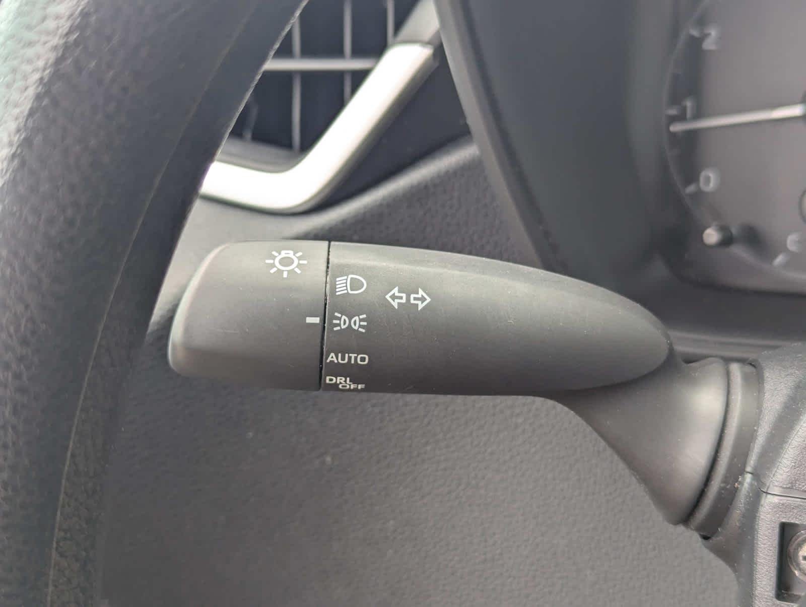 Used 2025 Ice Cap Toyota LE image 31