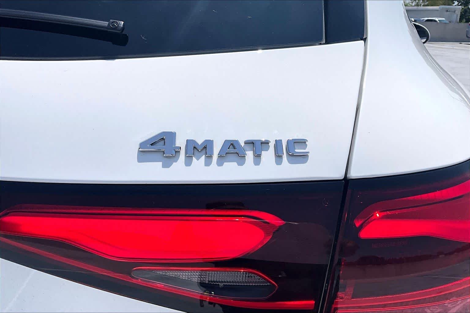 Used 2025 Polar White Mercedes-Benz GLC 300 image 19