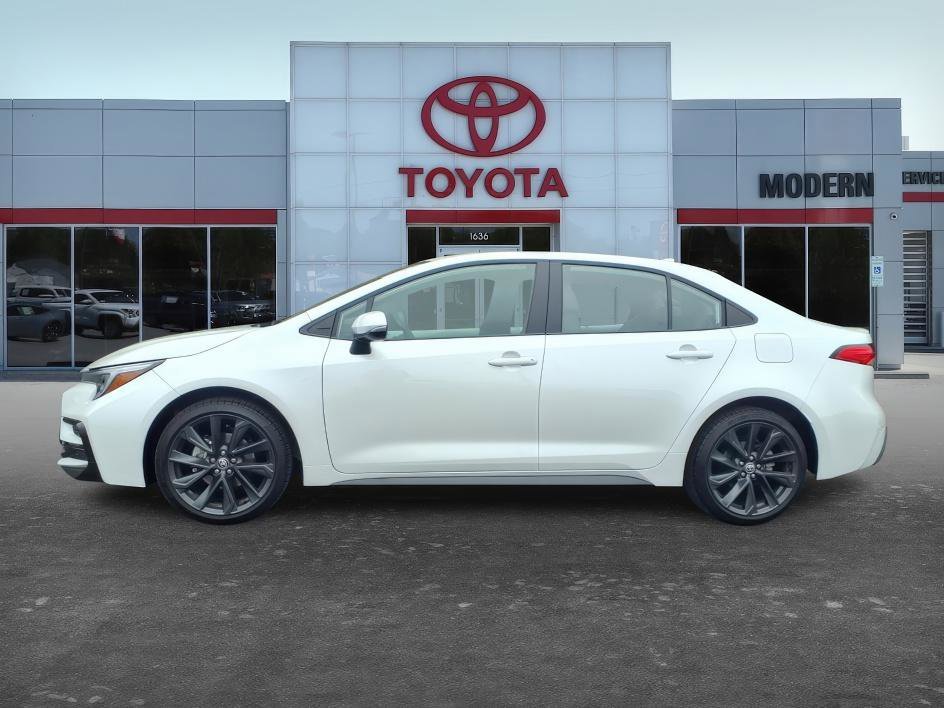 Used 2026 Wind Chill Pearl Toyota SE image 2
