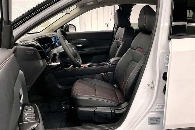 New 2026 Aspen White with Black Roof Nissan SR image 10