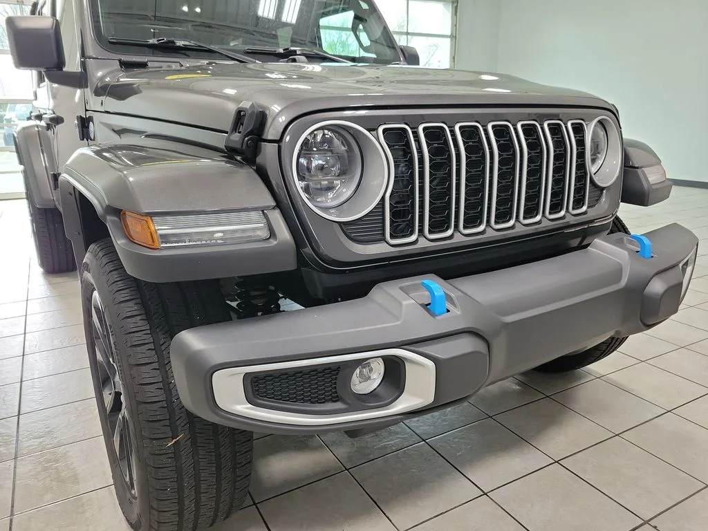 Used 2024 Gray Jeep Sahara 4xe image 27
