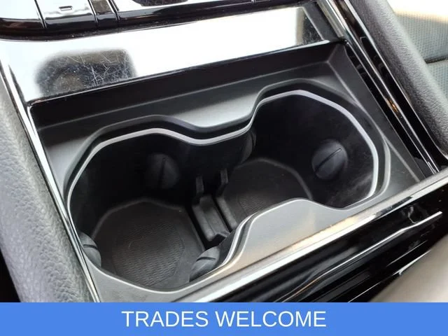 Used 2023 White Jeep Overland 4x4 image 9