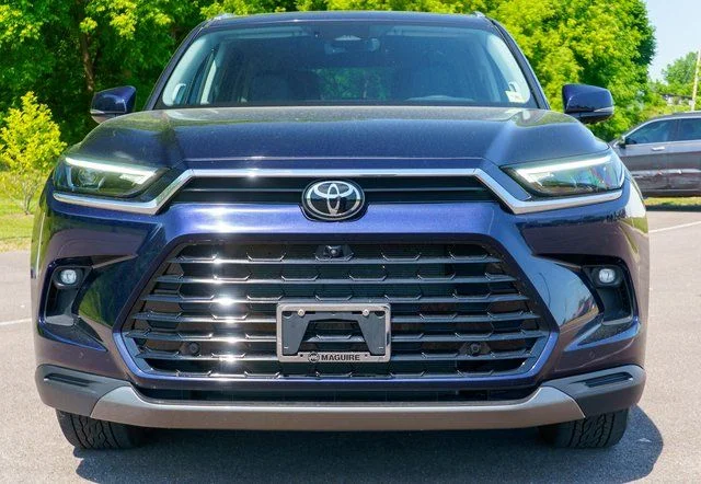 Used 2024 Blue Toyota  image 3