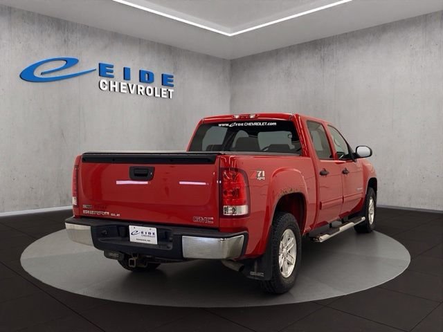 Used 2011 Red GMC SLE image 13