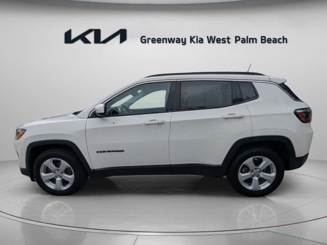Used 2021 White Jeep Latitude image 4