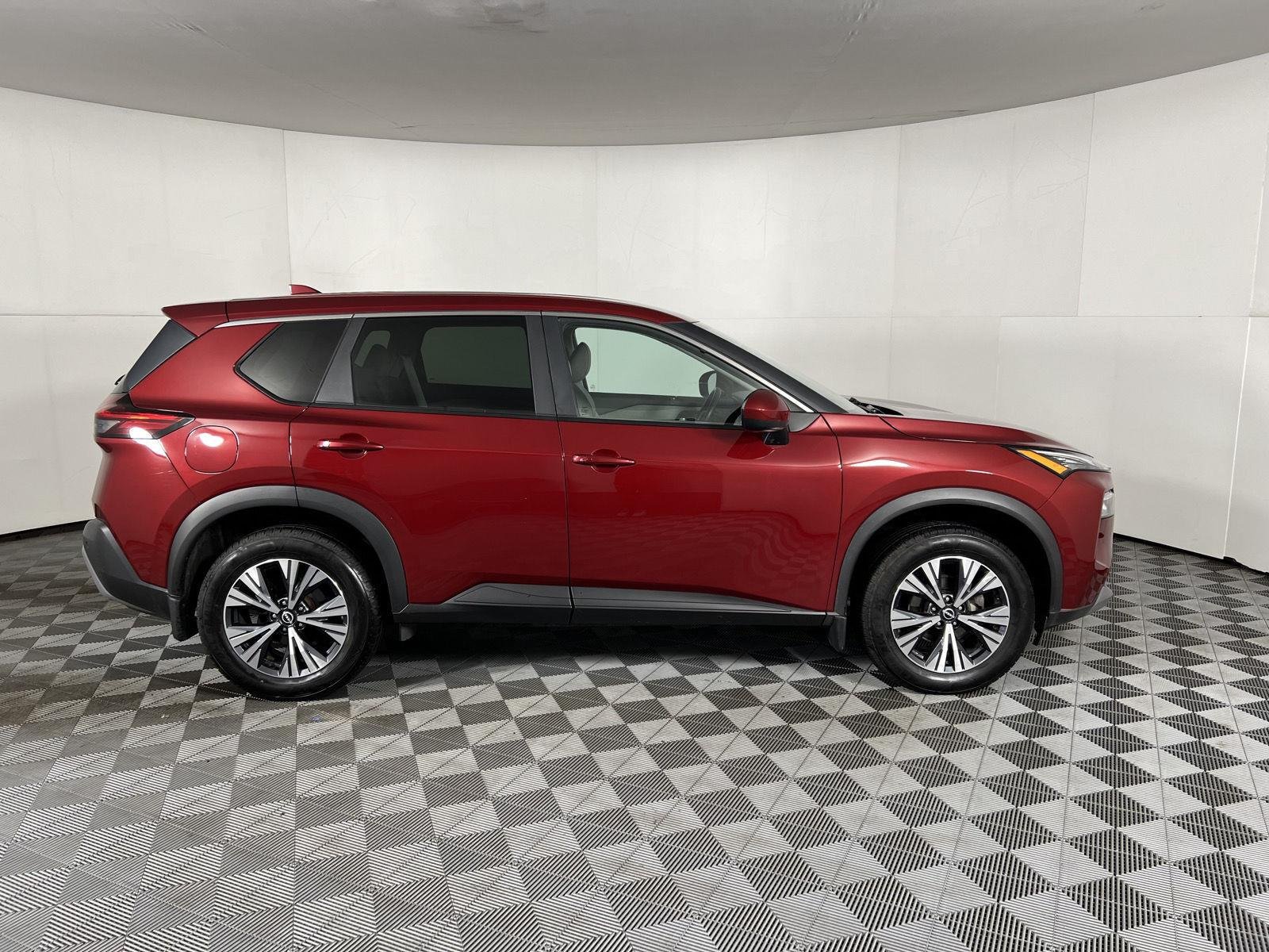 Used 2023 Scarlet Ember Tintcoat Nissan SV image 11
