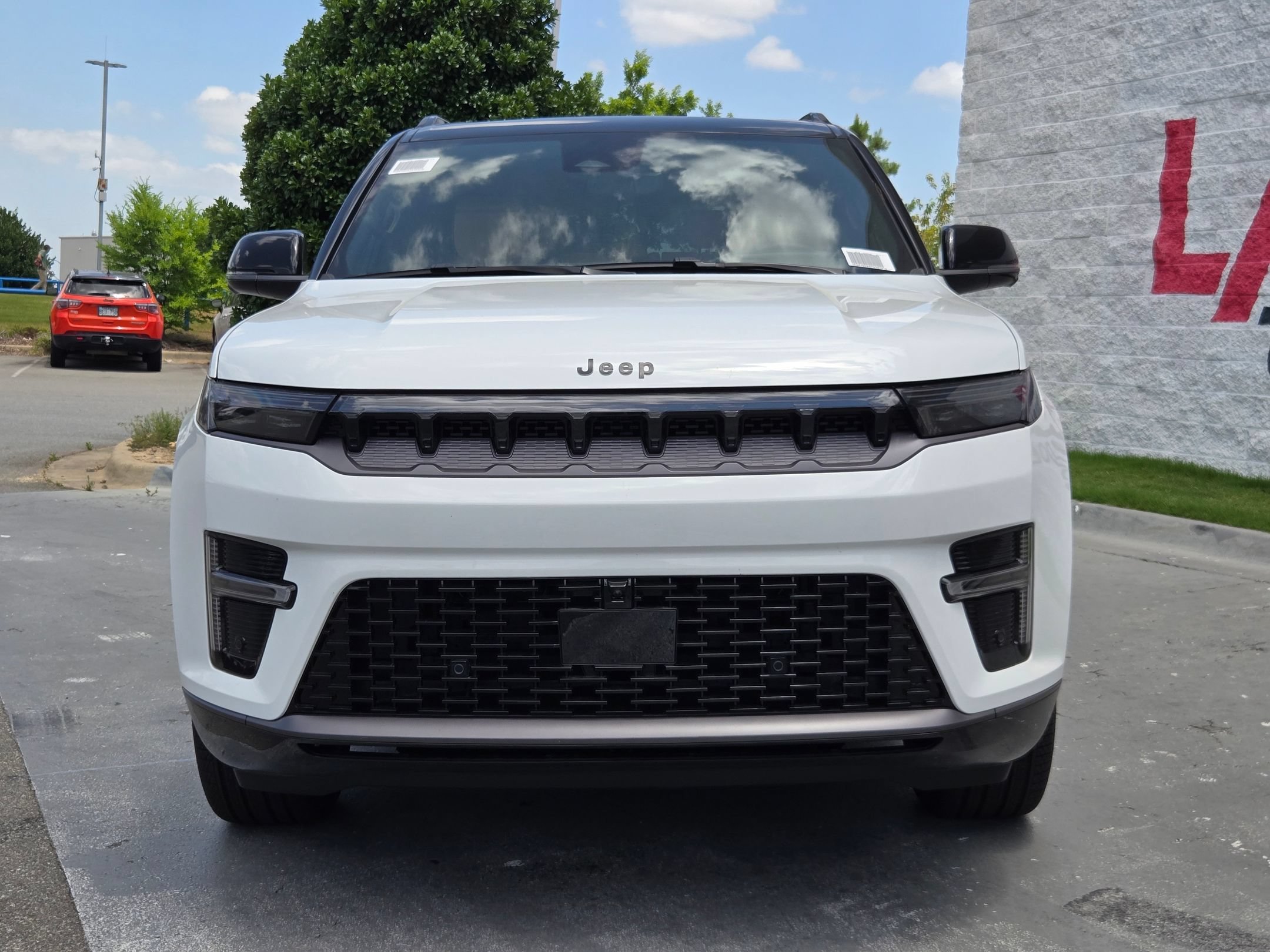 New 2026 Bright White Clear-Coat Exterior Paint Jeep Summit Reserve image 2