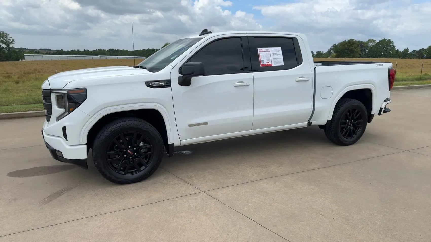 Used 2025 Summit White GMC Elevation image 5