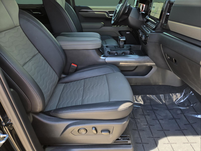 Used 2025 Black Chevrolet ZR2 image 31