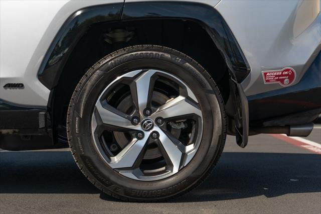 Certified Used 2023 SILVER SKY METALLIC Toyota  image 13