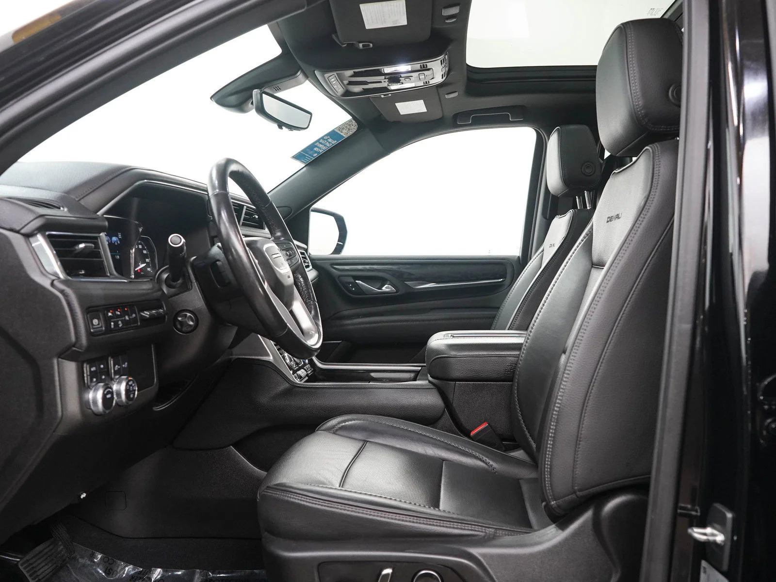 Used 2021 ONYX BLACK GMC Denali image 24