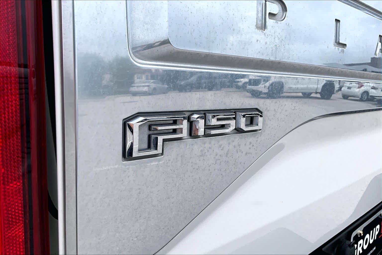 Used 2015 White Platinum Metallic Tri-Coat Ford Platinum image 10
