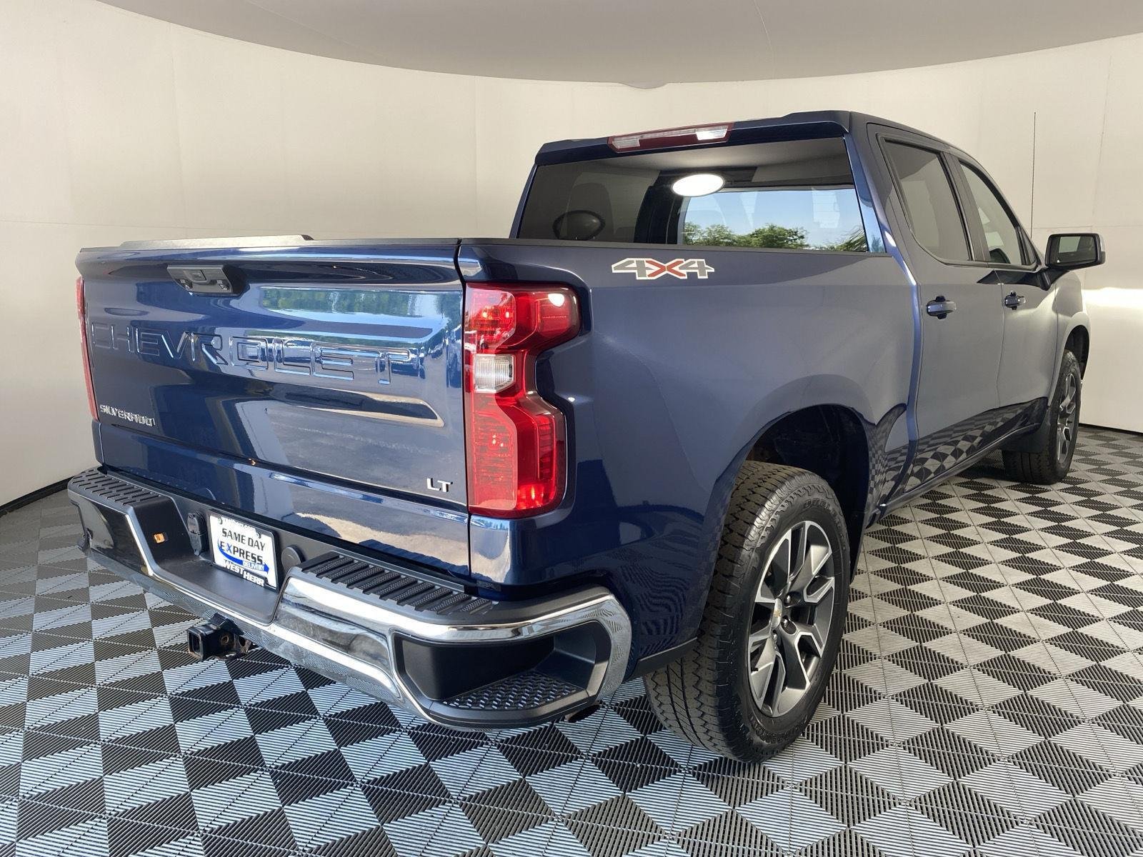 Used 2023 Northsky Blue Metallic Chevrolet LT image 6