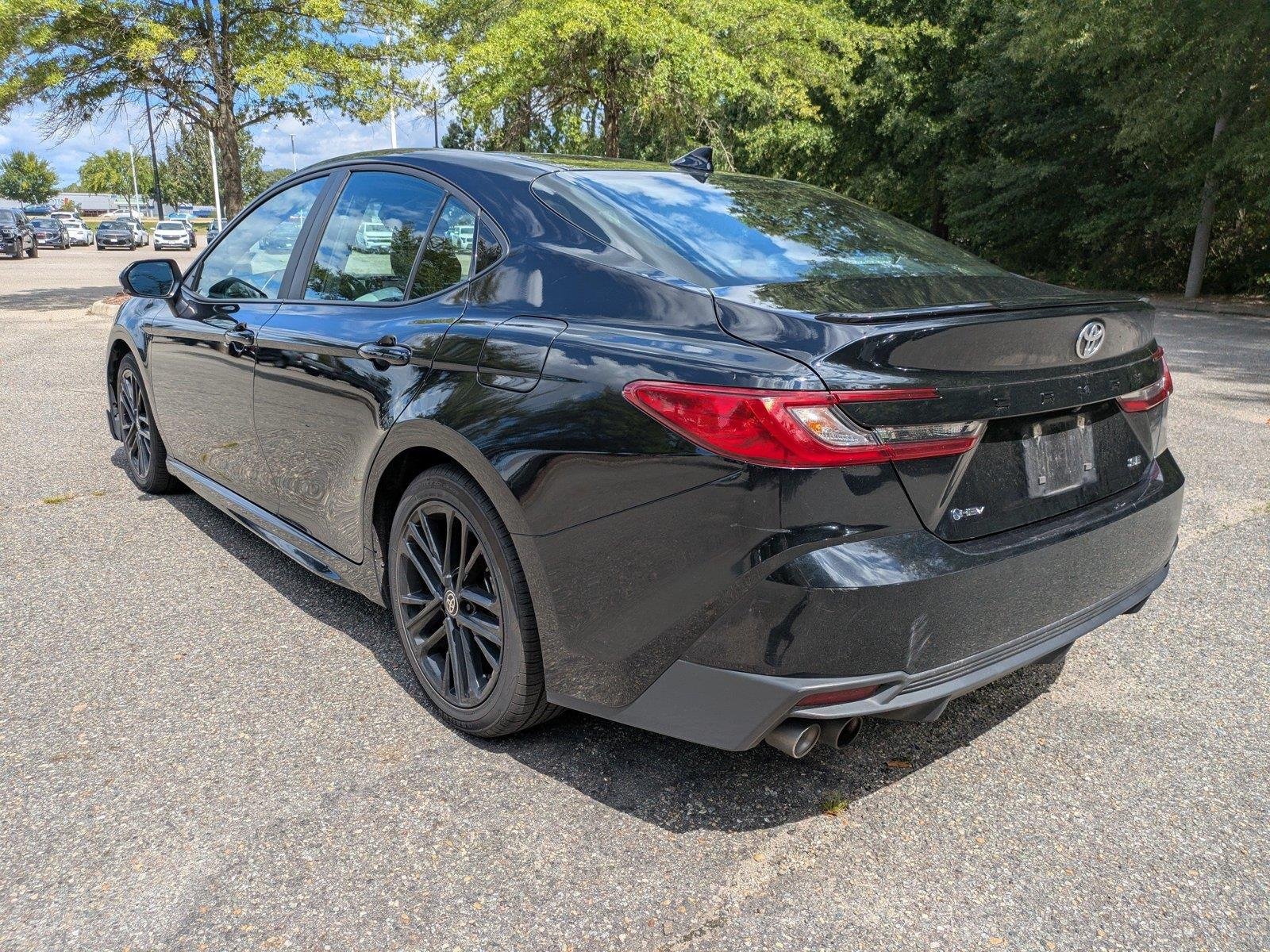 Used 2025  Toyota SE image 6