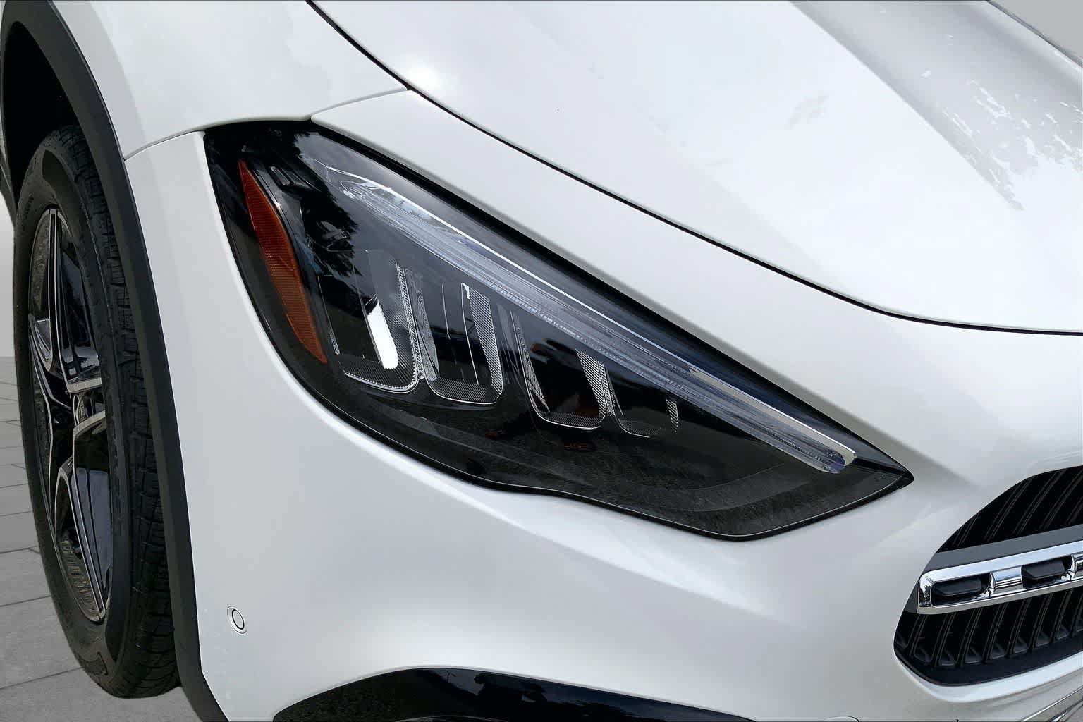 New 2026 Polar White Mercedes-Benz GLA 250 image 17