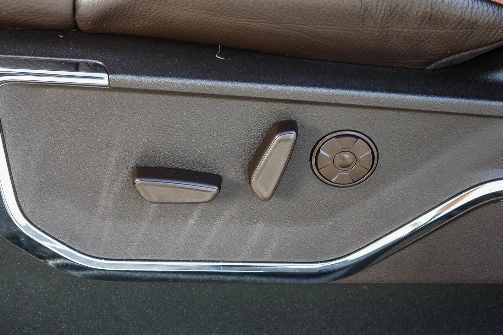 New 2025 Agate Black Metallic Ford F-350® King Ranch® image 22