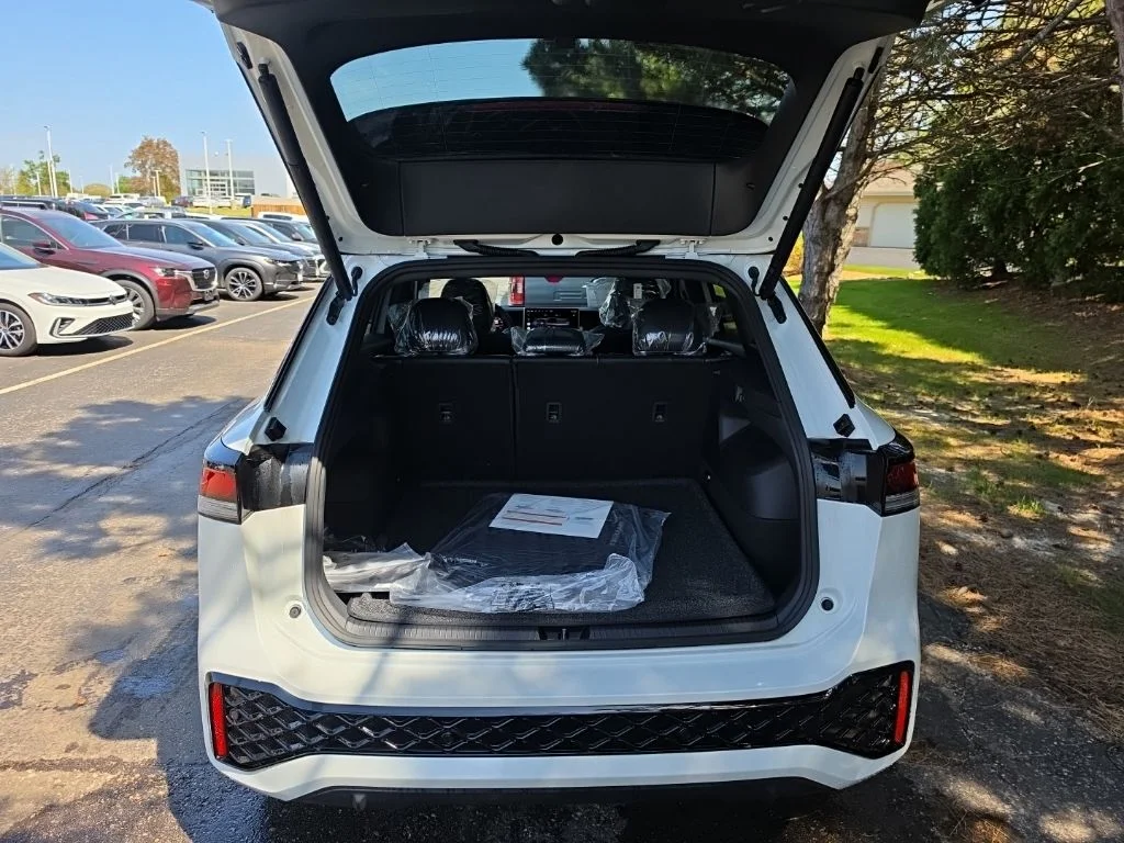 New 2026 Opal White Pearl Volkswagen 2.0T SE R-Line Black image 13