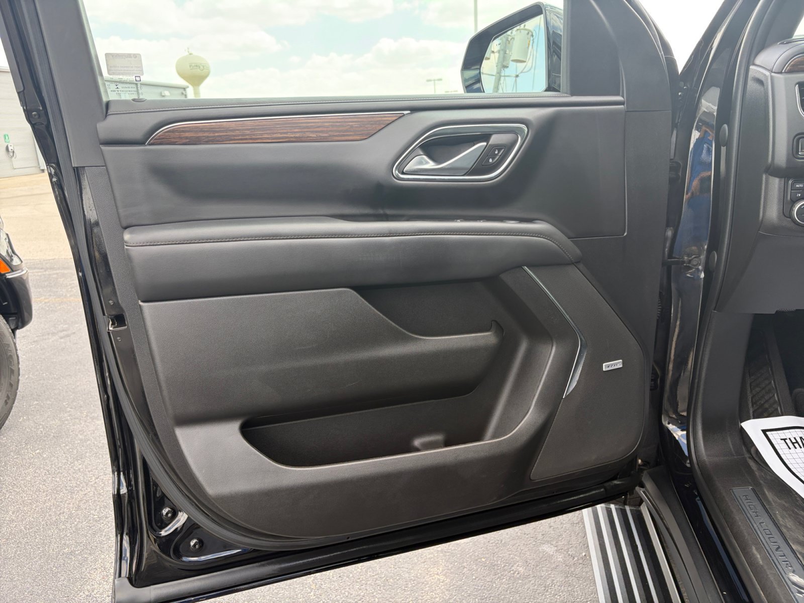 Used 2022 Black Chevrolet High Country image 23