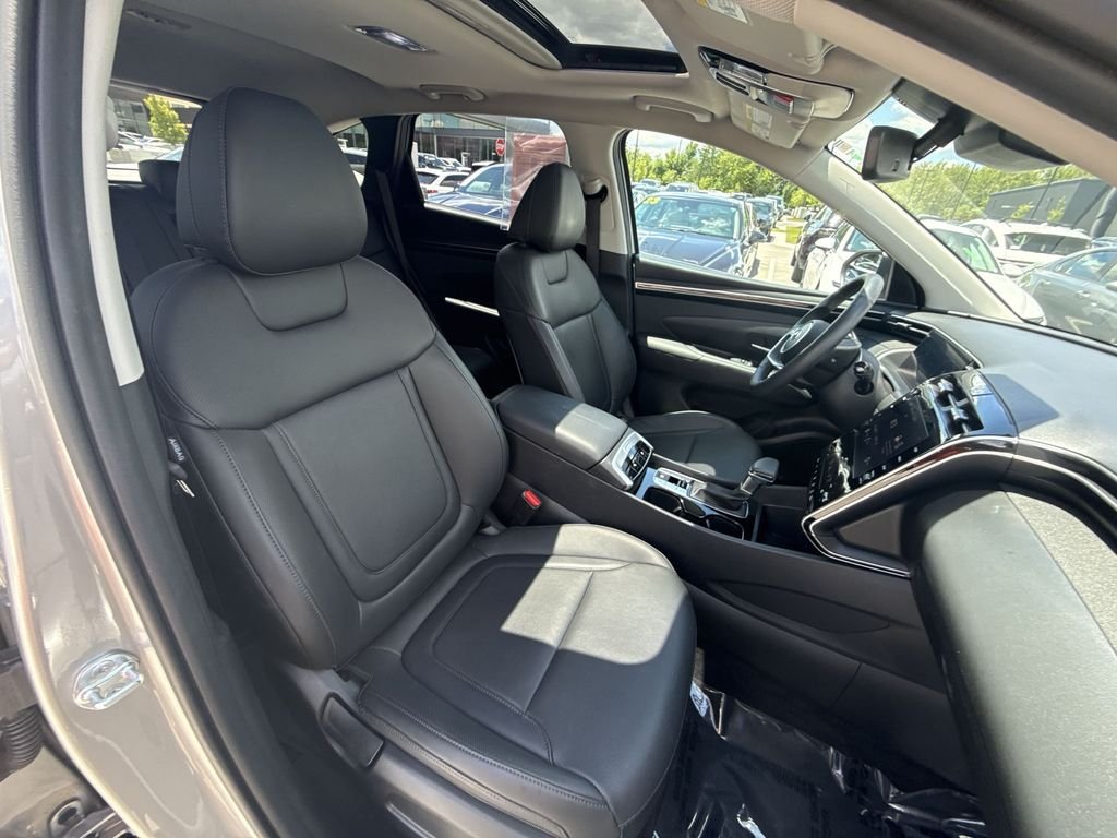 Used 2023 Silver Hyundai SEL image 24