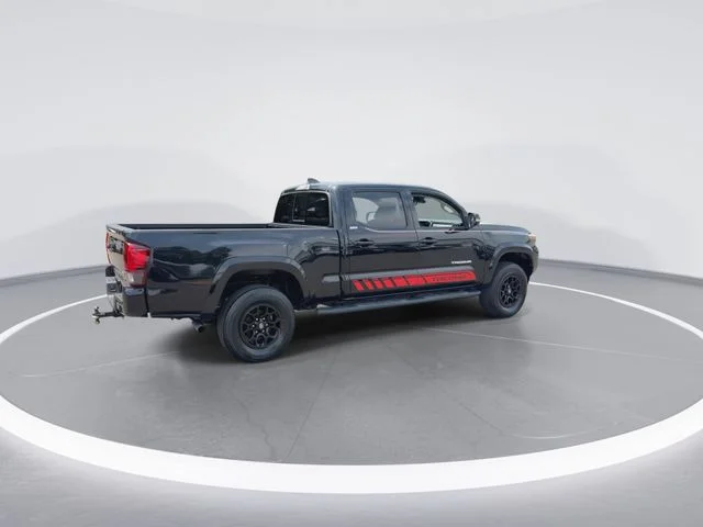 Used 2022 Black Toyota SR5 image 9