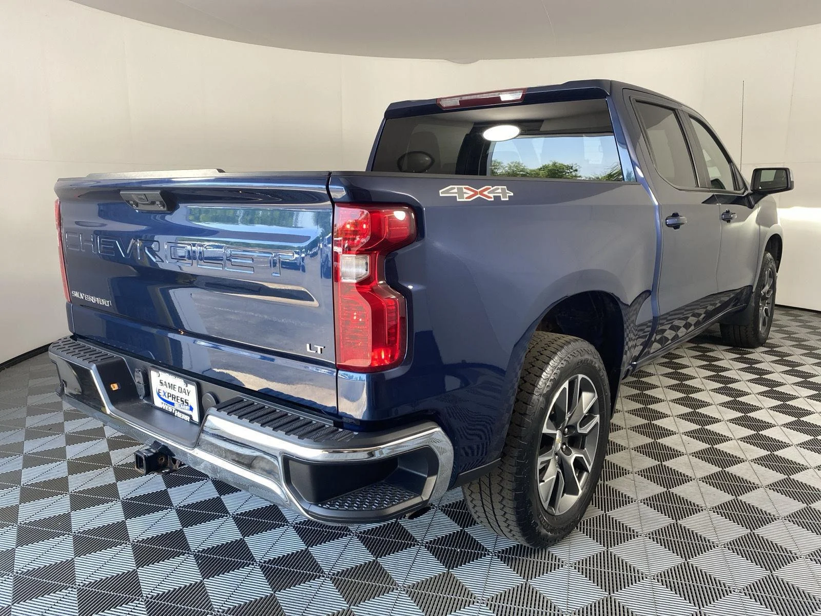 Used 2023 Northsky Blue Metallic Chevrolet LT image 6