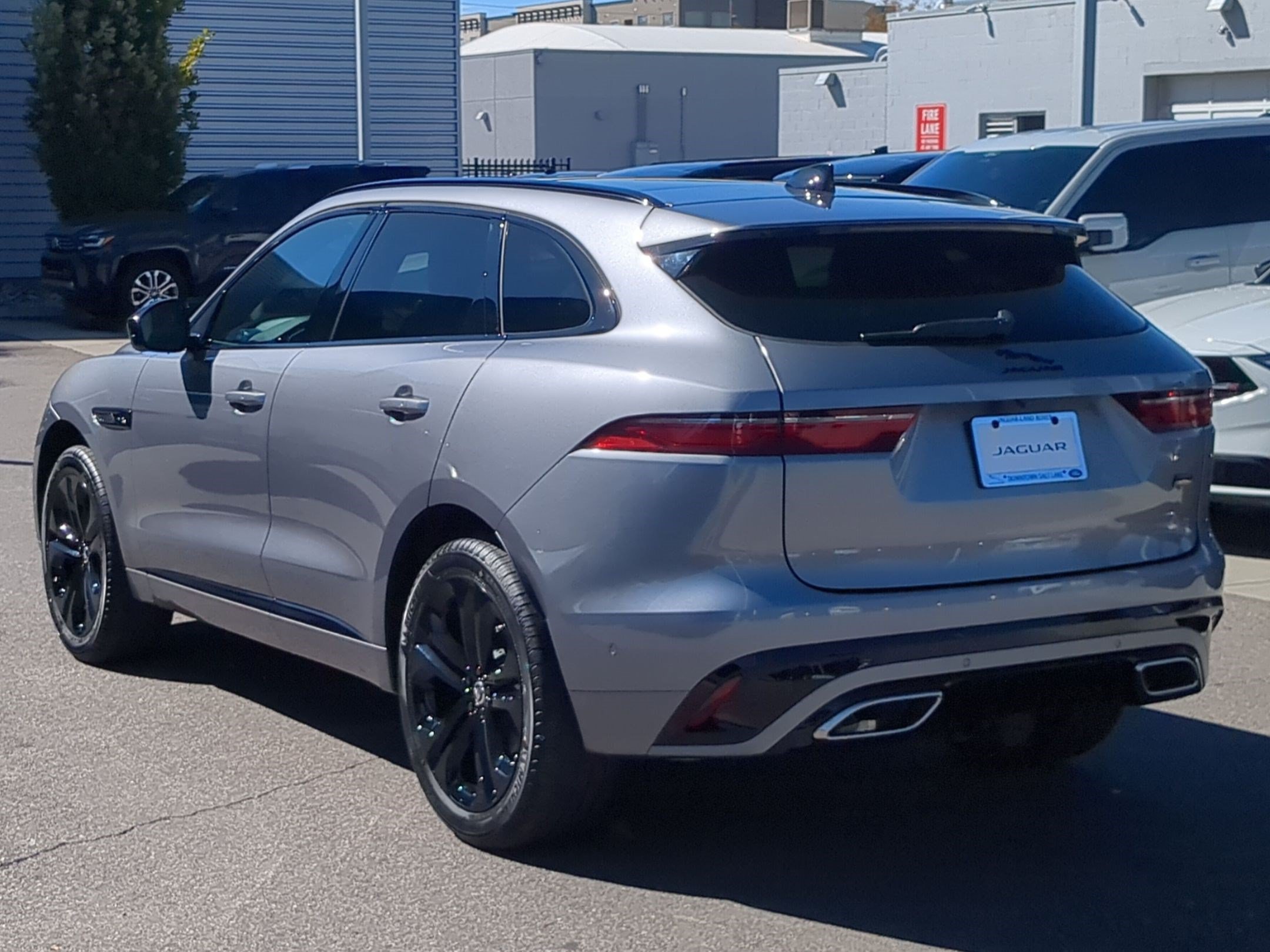 2026 Jaguar F-Pace R-Dynamic S - Photo 7