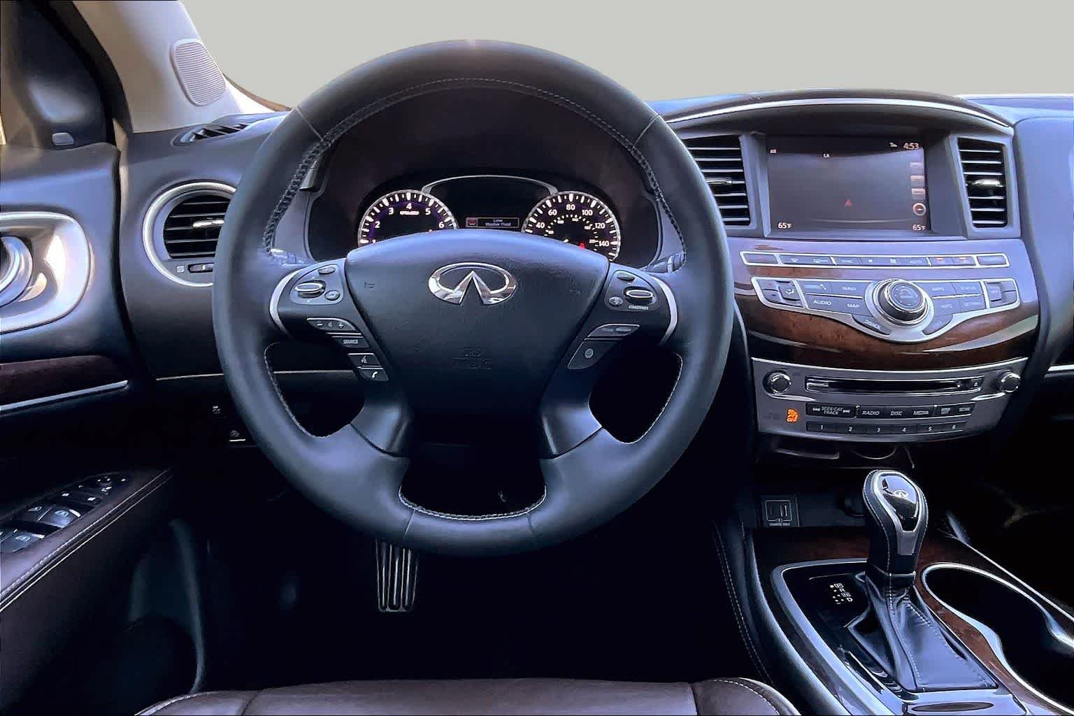 Used 2020 Majestic White INFINITI LUXE image 6