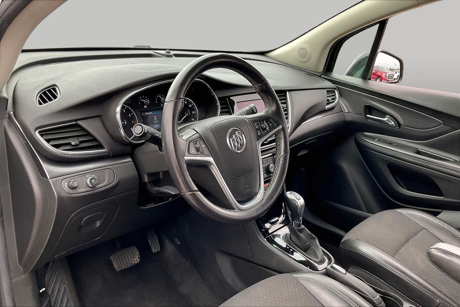 Used 2022 Ebony Twilight Metallic Buick Preferred image 16