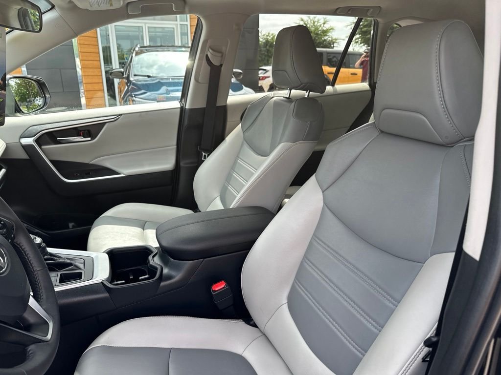 Used 2023 Black Toyota XLE Premium image 25