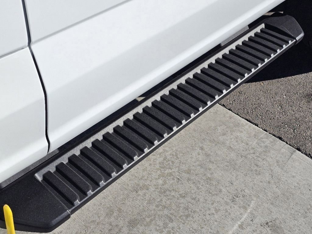 New 2024 Oxford White Ford XL image 30