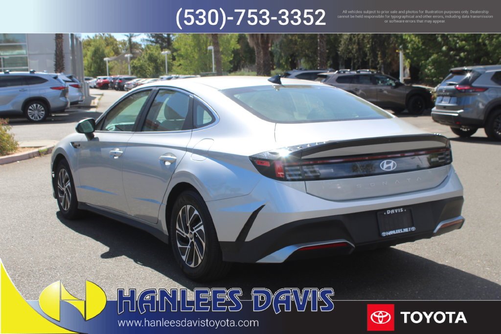 Used 2026 Silver Hyundai Blue image 9