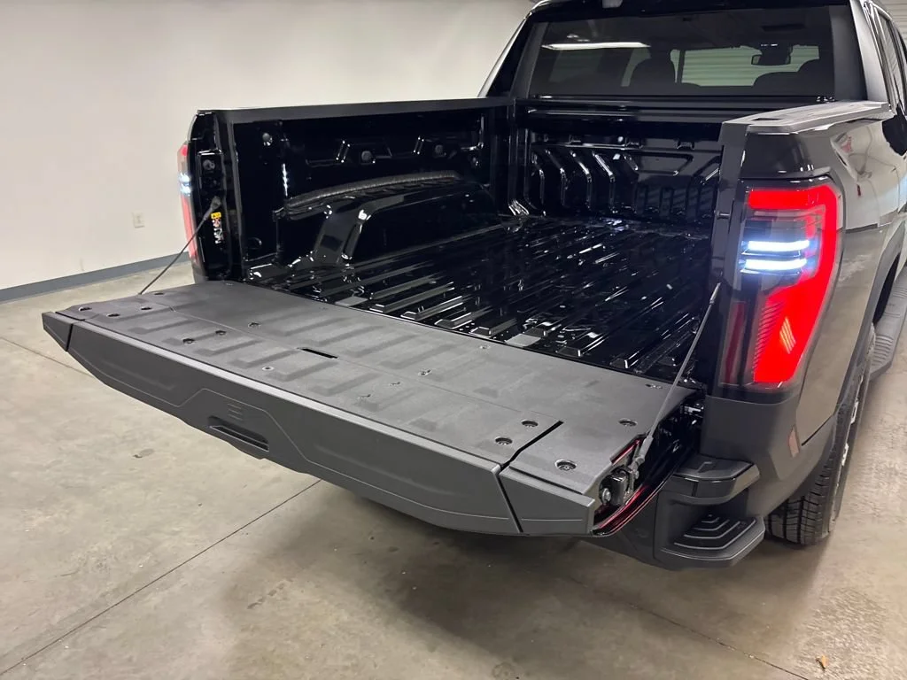 2026 GMC Sierra EV Elevation - Photo 19