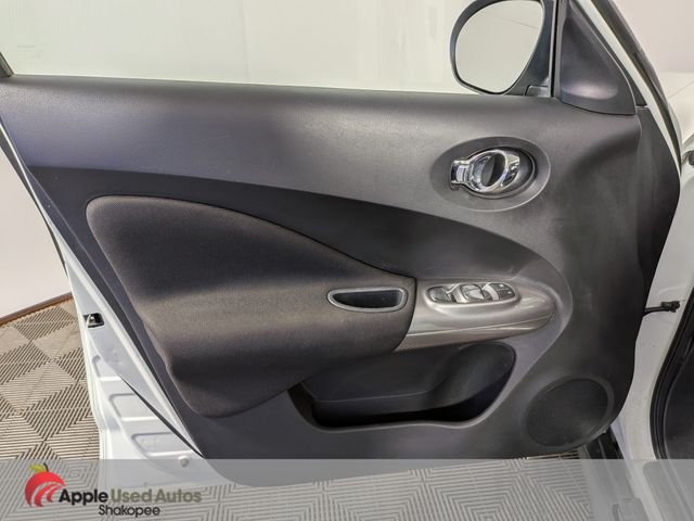 Used 2012 White Nissan SL image 12