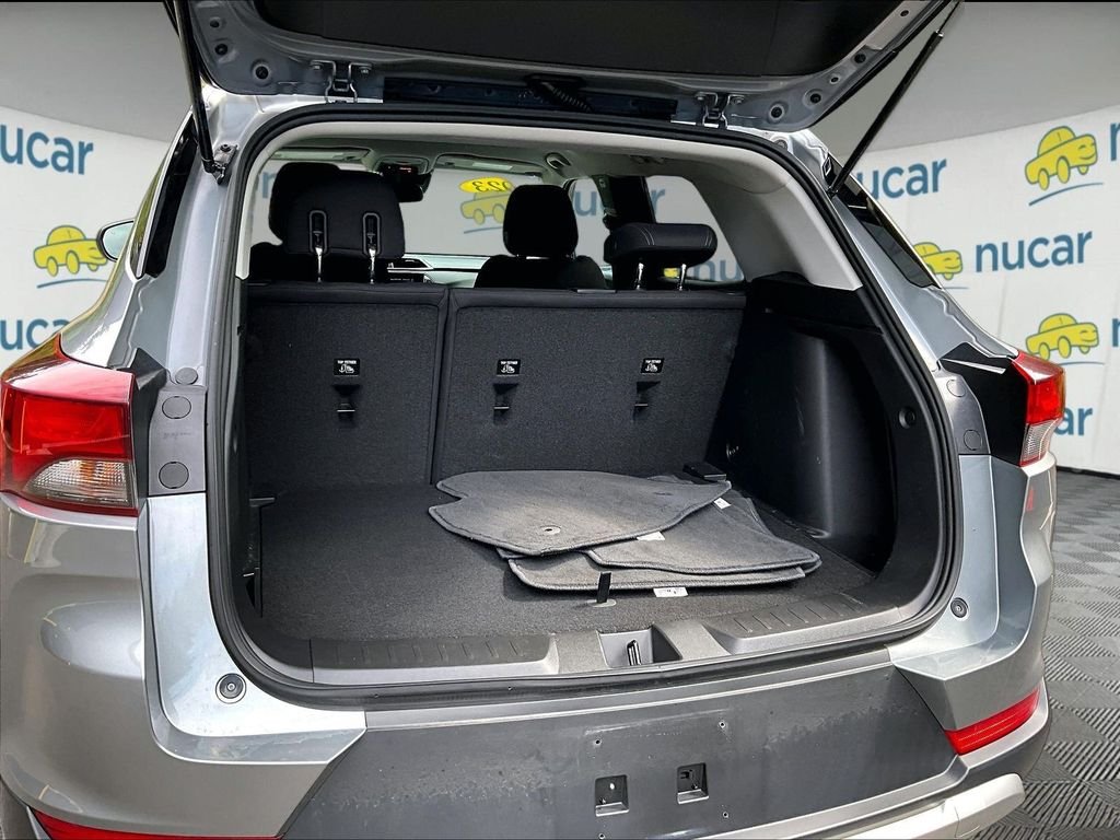 Used 2023 Gray Chevrolet LT image 24