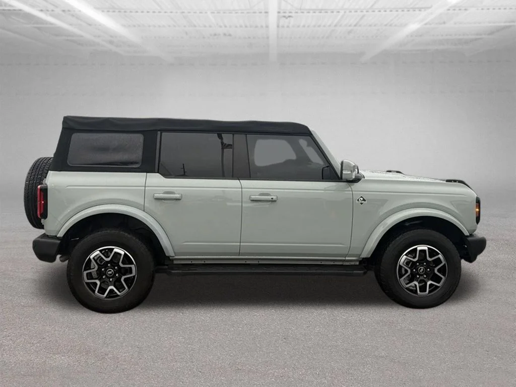 Certified Used 2023 Cactus Green / Gray Ford Outer Banks image 12