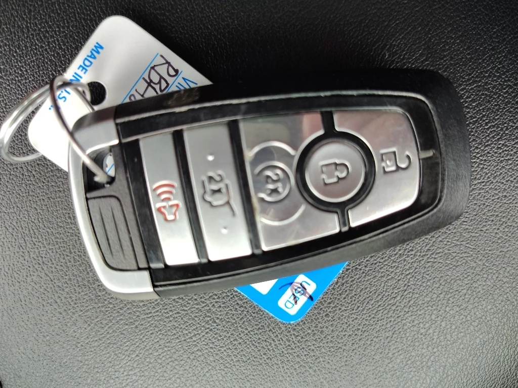 Used 2024 Agate Black Metallic Ford SEL image 23
