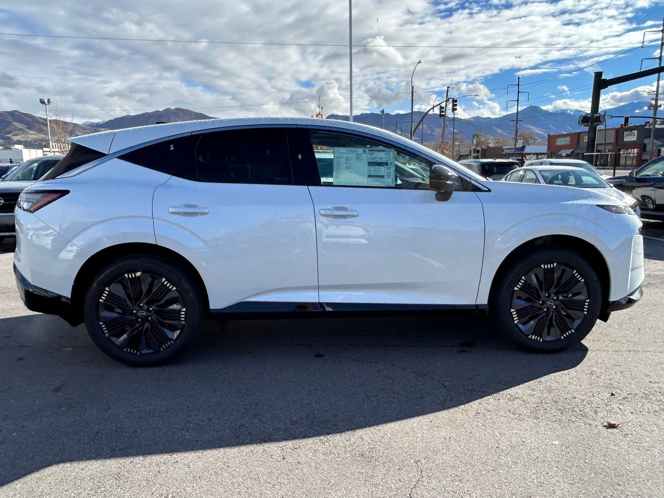 2026 Nissan Murano Platinum - Photo 2