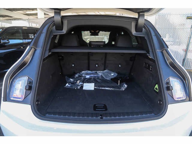 Used 2026 Alpine White BMW xDrive60 image 22