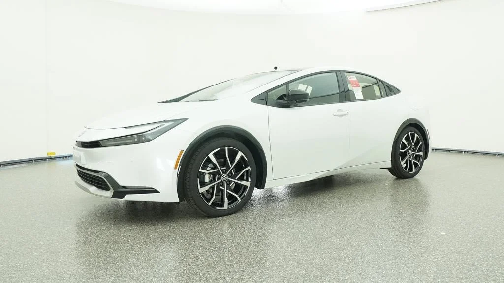 New 2026 Wind Chill Pearl Toyota XSE Premium image 12
