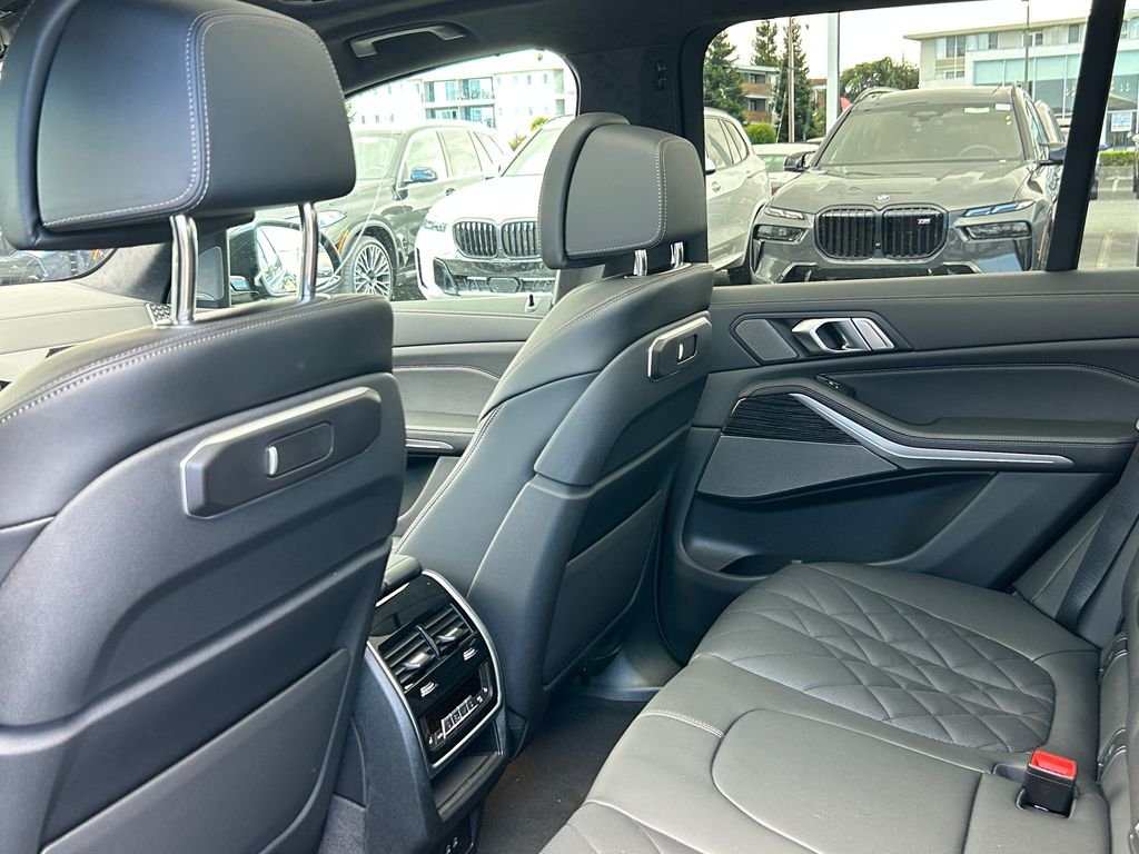 New 2026 Black Sapphire Metallic BMW xDrive50e image 31