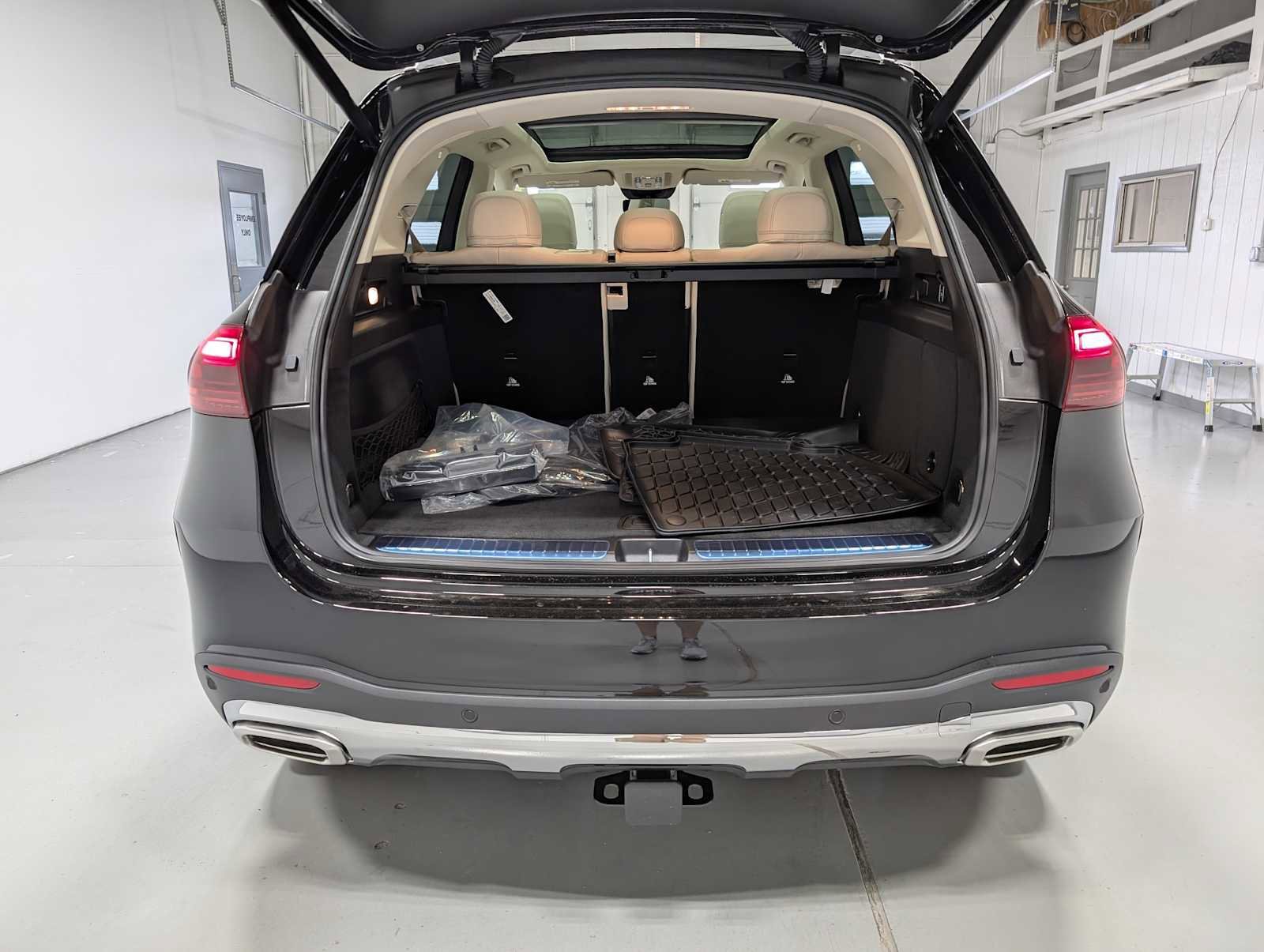 New 2026 Obsidian Black Metallic Mercedes-Benz GLE 580 image 22