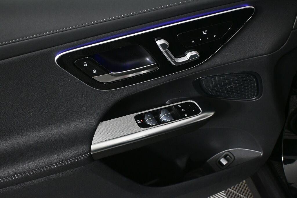Certified Used 2025 Black Mercedes-Benz GLC 300 image 3