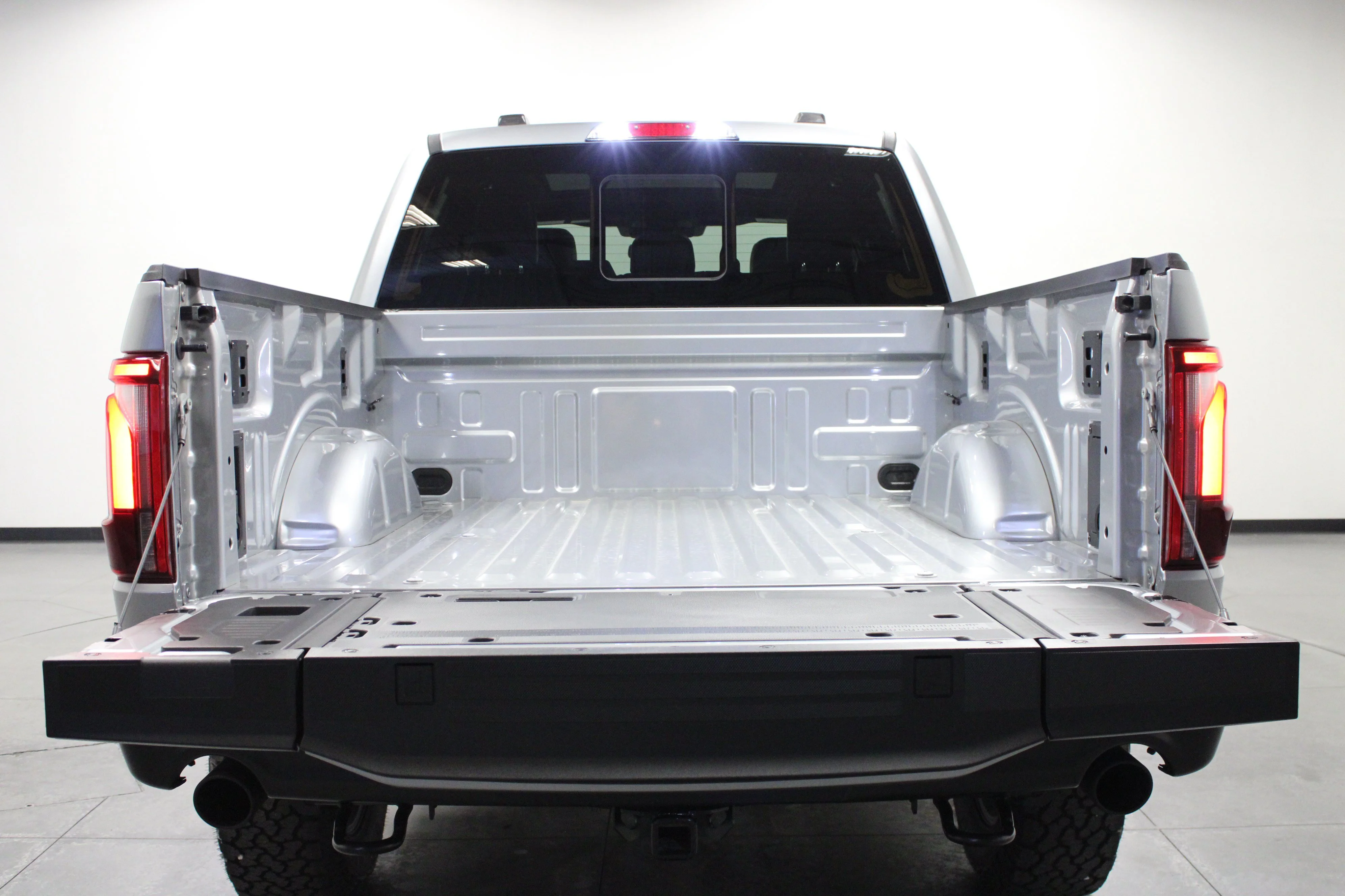 New 2026 Iconic Silver Metallic Ford Tremor® image 15