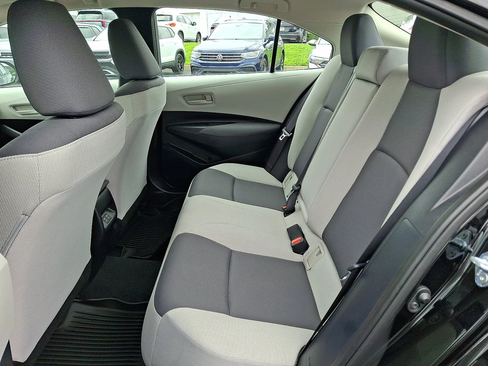 Used 2025 Midnight Black Metallic   218 Toyota LE image 11