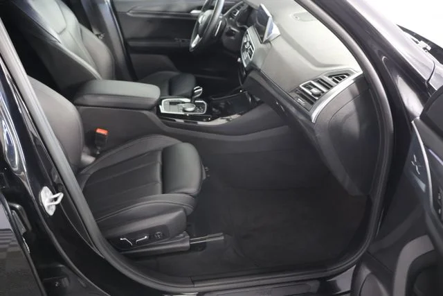 Used 2024 Black BMW xDrive30i image 24