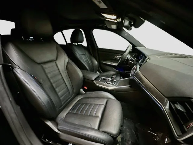 Used 2021 Black BMW 330i image 27