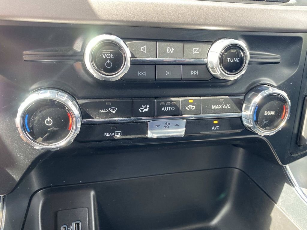 Certified Used 2024 Oxford White Ford XLT image 26