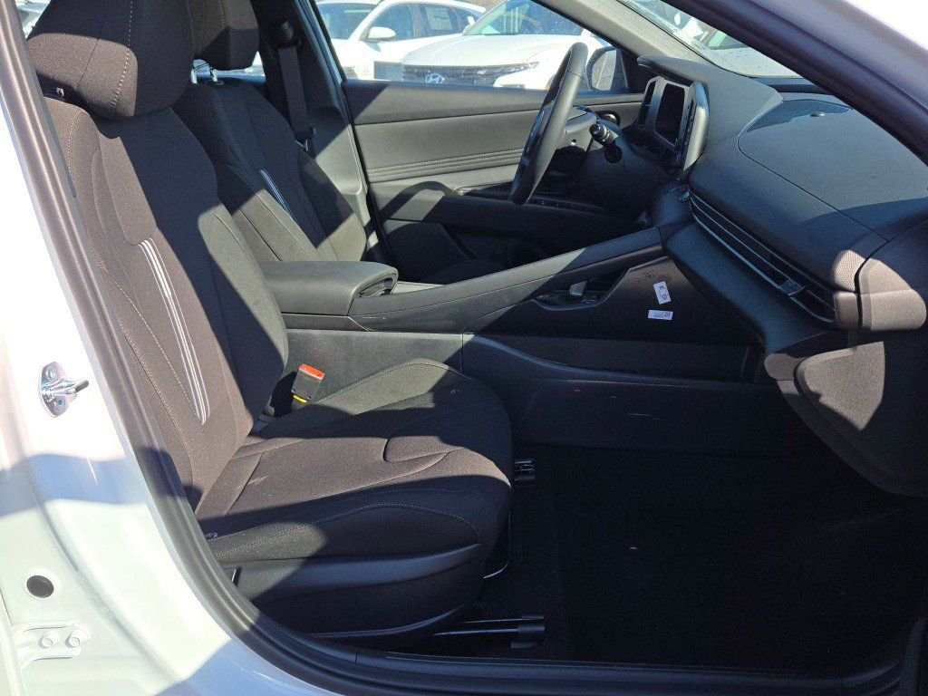 New 2026 White Hyundai SEL Sport image 6
